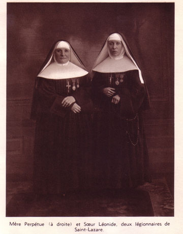 Mere Perpetue (at the right) and Soeur Leonide