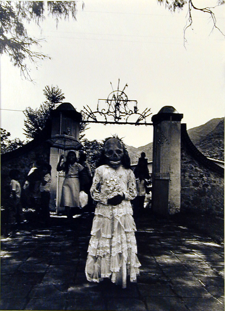 Graciela Iturbide, Serafina, Juchitan, Oaxaca, 1985, printed 1998. Silver gelatin print. Collection of DePaul Art Museum, Art Acquisition Endowment Fund and Religious Art Fund, 2003.57