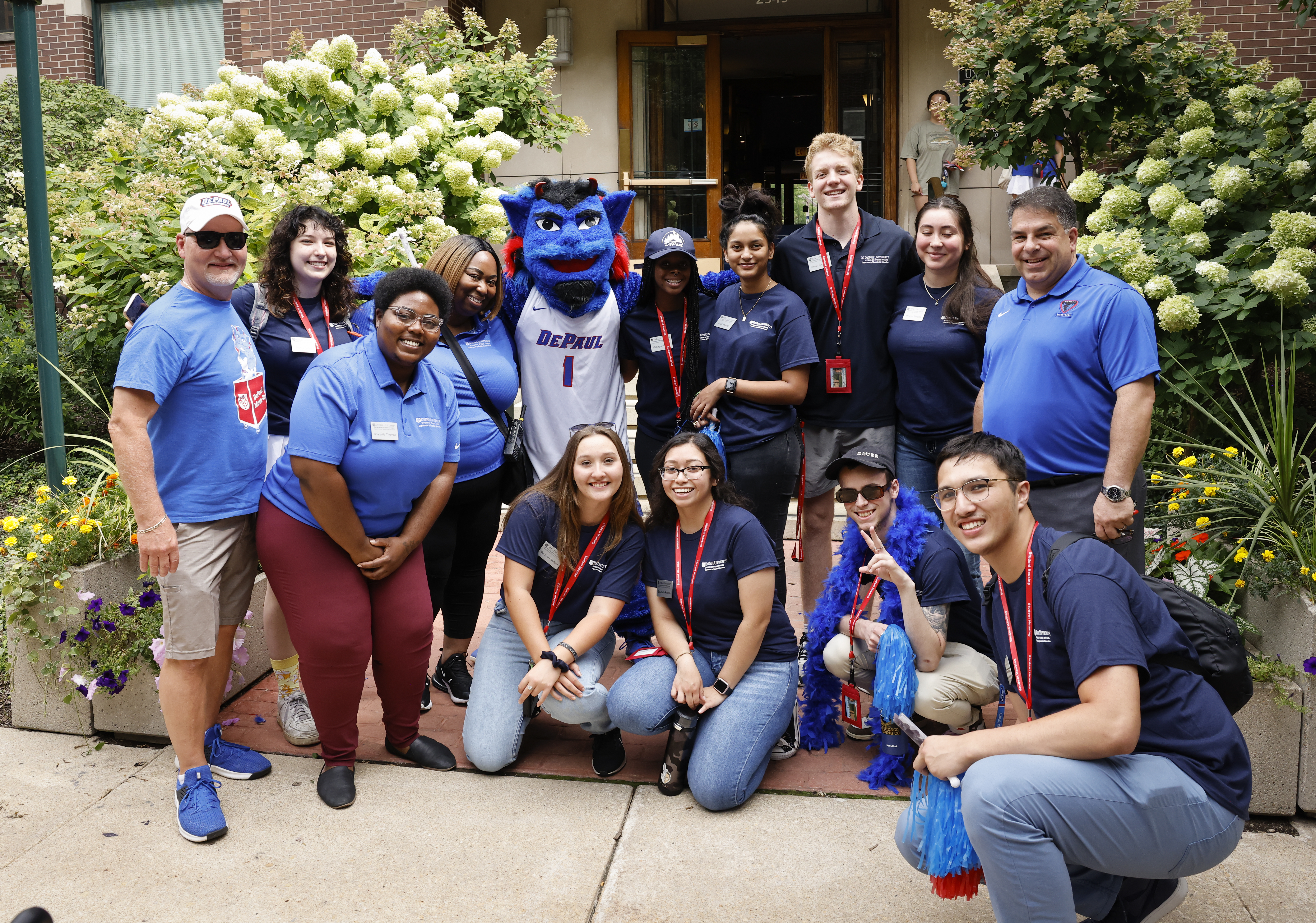 DePaul welcomes home students on Move-in Day