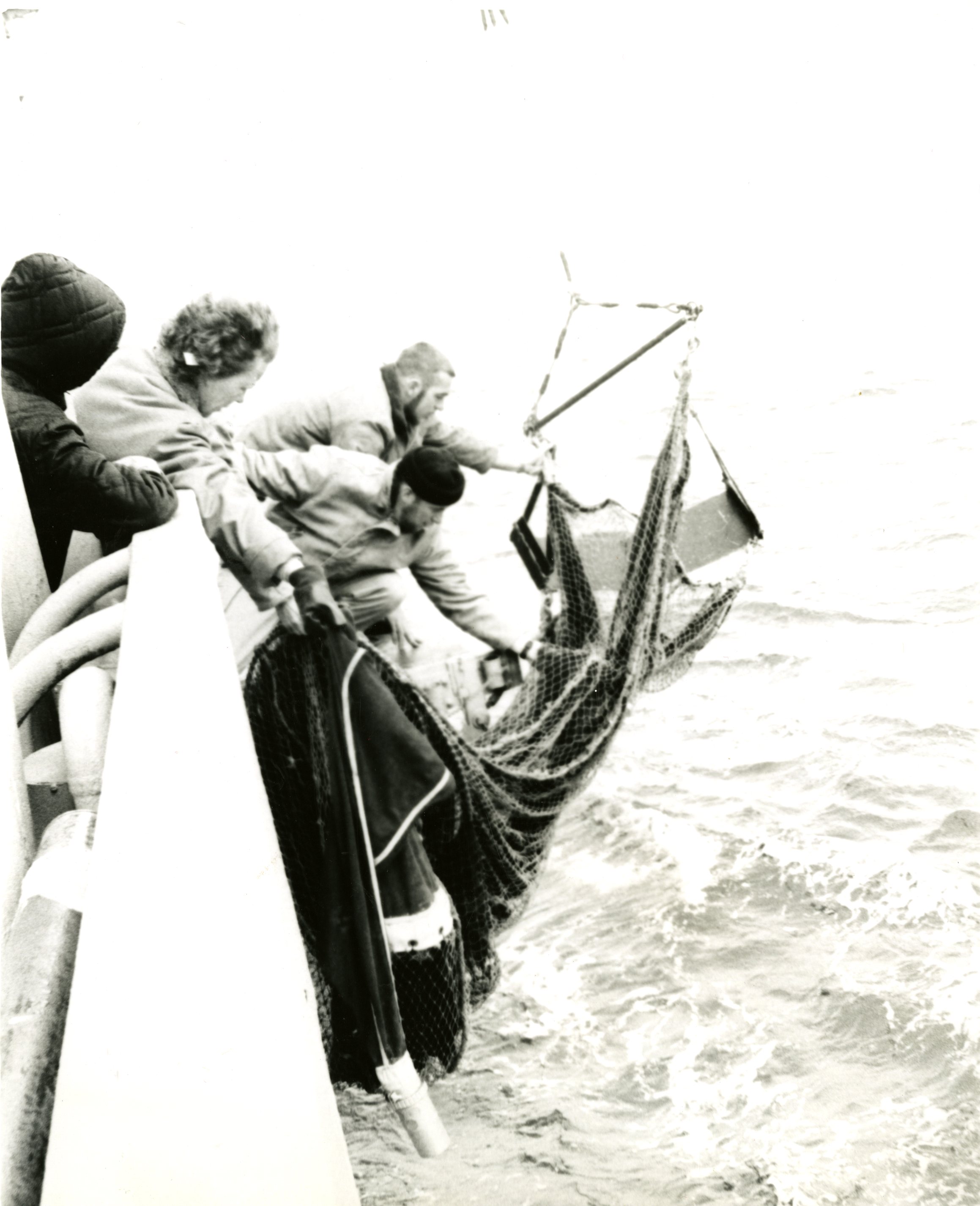 Mary Alice McWhinnie and crew aboard the Eltanin 