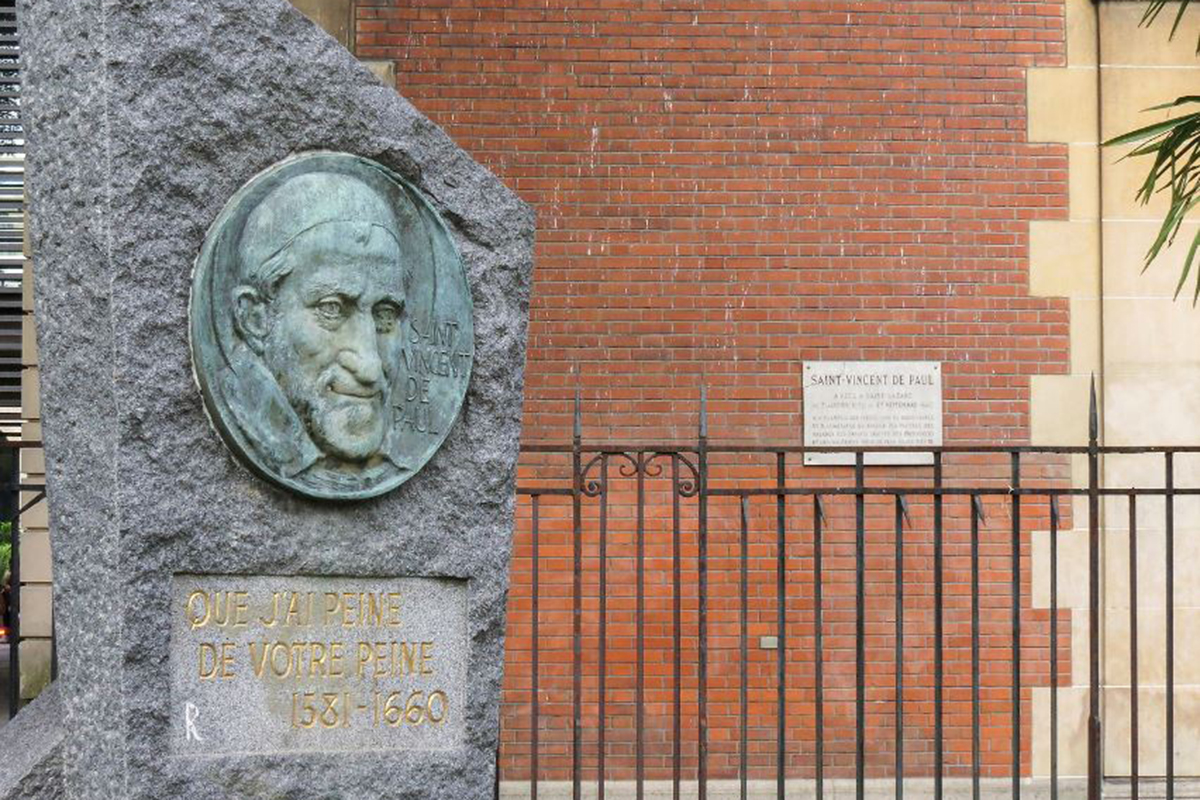 In a small park in Paris, near the site of the former St. Lazare, the first Motherhouse of the Congregation of the Mission (the Vincentians), there is a statue of Vincent de Paul with the words inscribed “Que j’ai peine de votre peine!” 