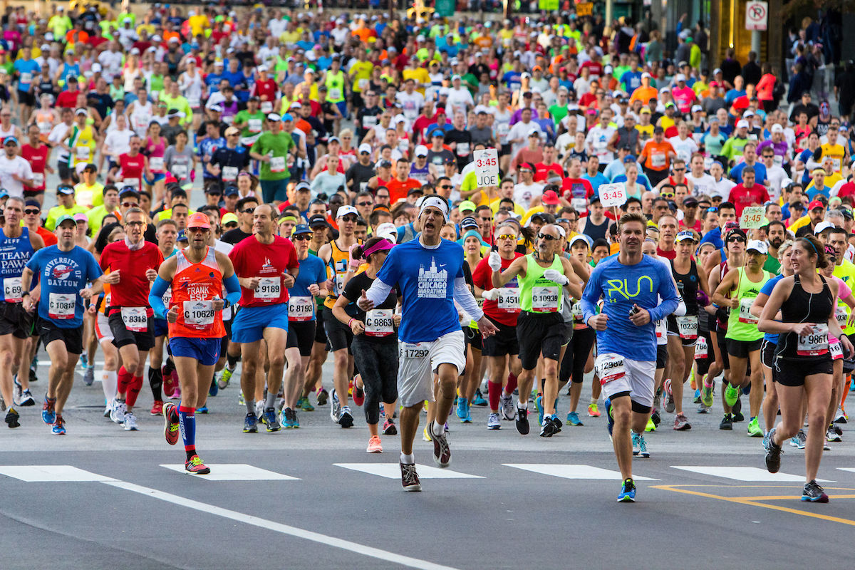 Participants in the 2013 Chicago Marathon make their way down Columbus Drive in the Streeterville neighborhood. (DePaul University/Jamie Moncrief) 