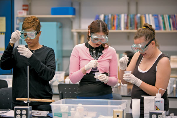 Students conductin lab experiments