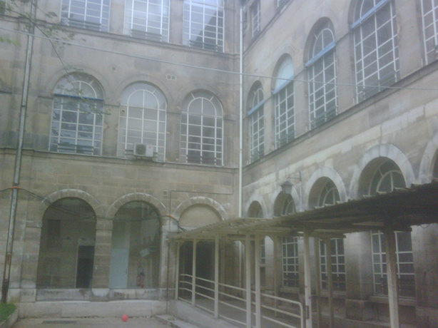 Prison Saint-Lazare, infirmary wing, courtyard
